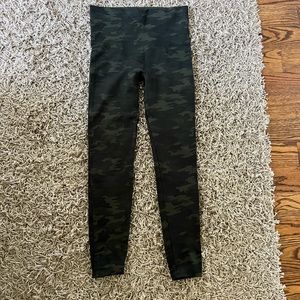 Spans Camo leggings - size medium